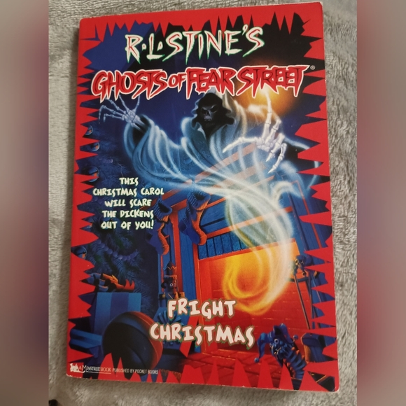 R.L. Stine's Ghosts of Fear Street:  Fight Christmas - Picture 1 of 4